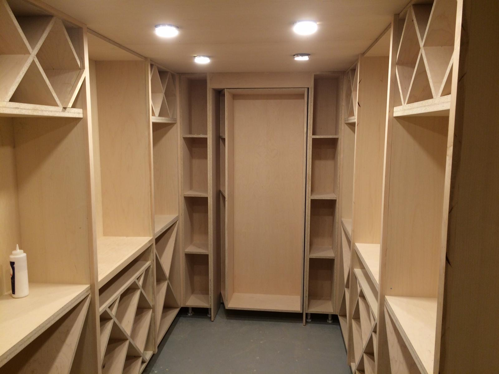 Walk-in wardrobe with diamond shelving