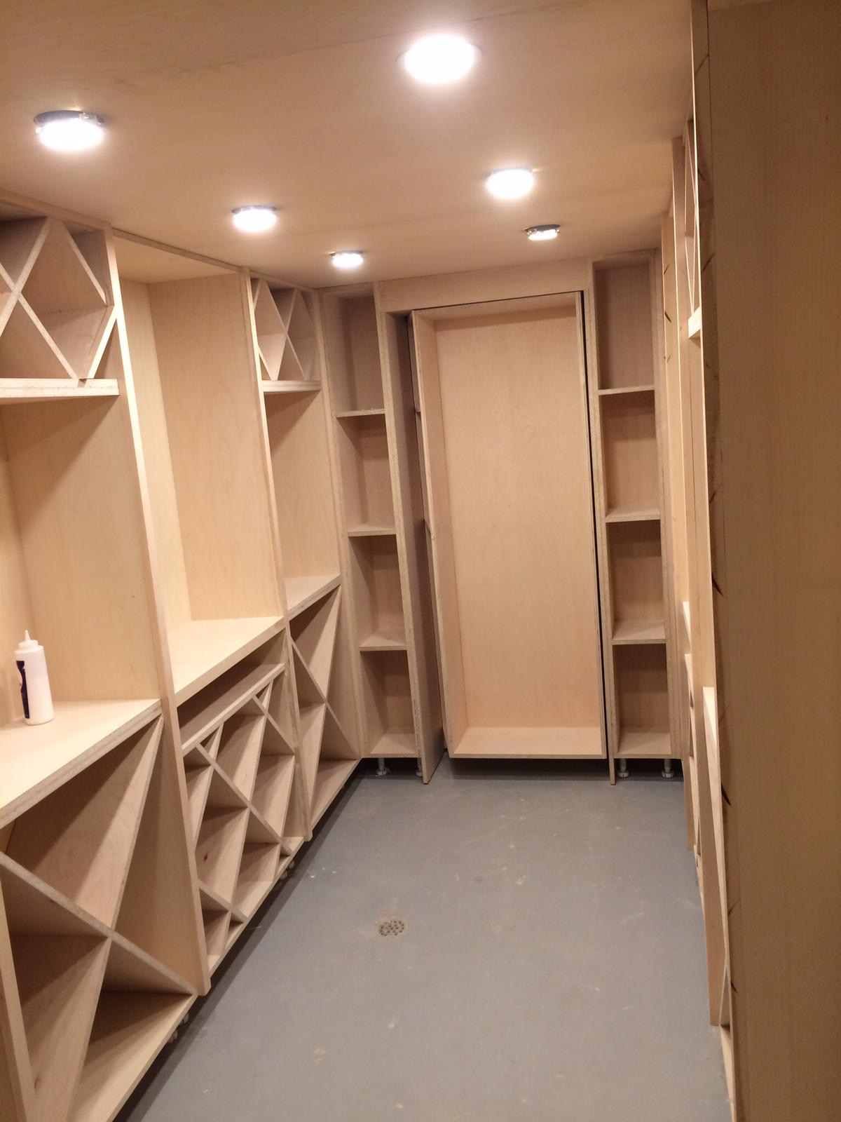 Built-in wardrobe system